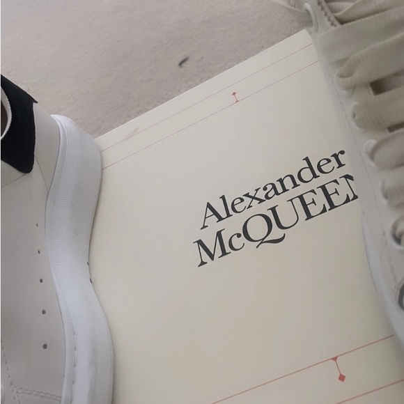 Alexander Mcqueen - Picture 4 of 4
